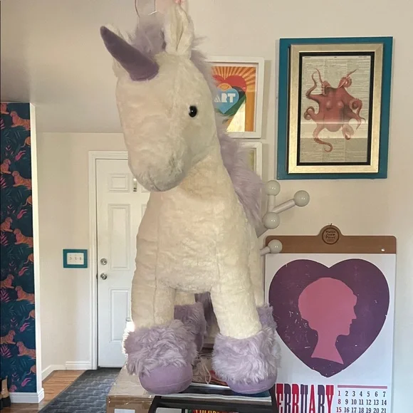 Gigantic purple unicorn! 🦄 - Picture 3 of 4